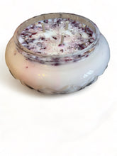 Load image into Gallery viewer, Candles - Soy Wax - 100% Pure and Natural Essental Oils